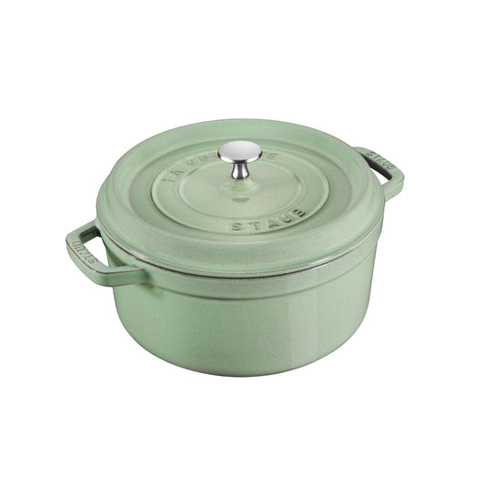 三つ星シェフのお墨付き。素材の旨みをグンと引き出す、定番無水鍋