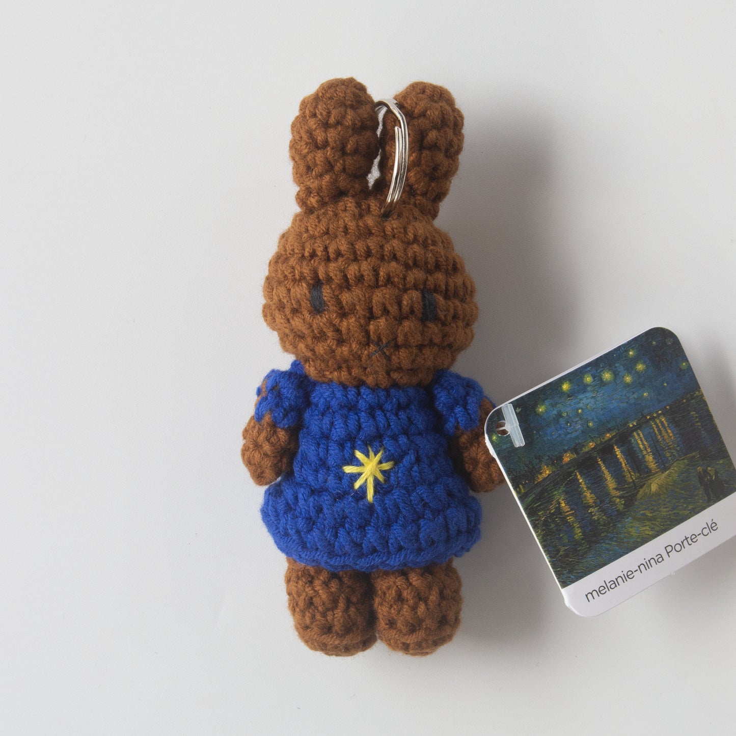 JUST DUTCH（ジャストダッチ） ゴッホ作「星月夜」（The Starry Night）をモチーフにしたメラニーのあみぐるみキーチェーン バリエーション1番（実際に発送する商品）