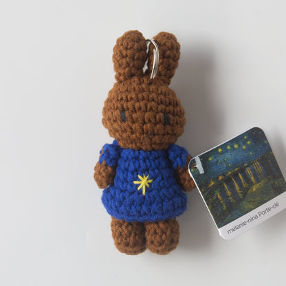 JUST DUTCH（ジャストダッチ） ゴッホ作「星月夜」（The Starry Night）をモチーフにしたメラニーのあみぐるみキーチェーン バリエーション1番（実際に発送する商品）