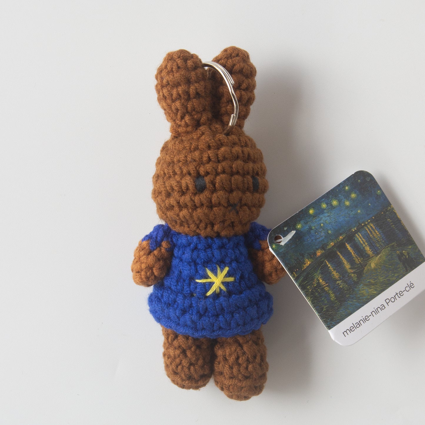 JUST DUTCH（ジャストダッチ） ゴッホ作「星月夜」（The Starry Night）をモチーフにしたメラニーのあみぐるみキーチェーン バリエーション2番（実際に発送する商品）