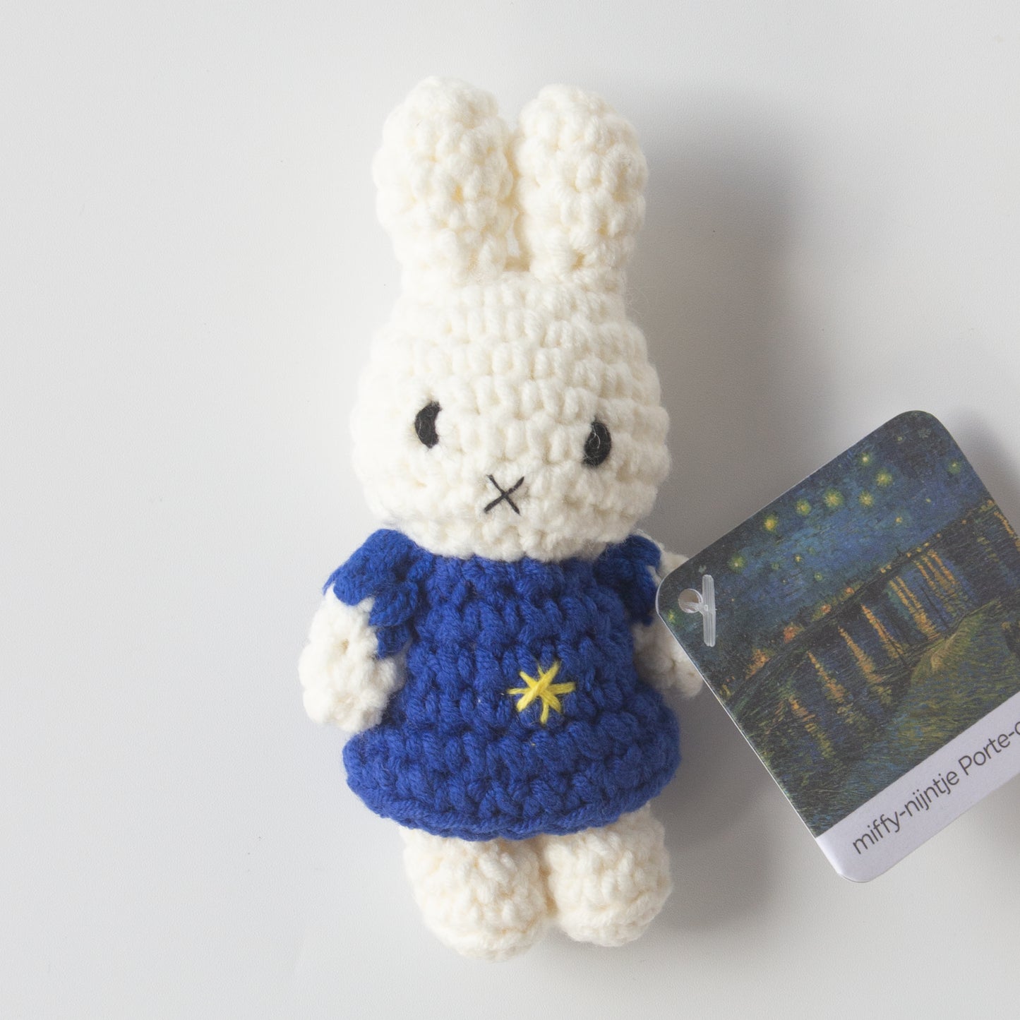 JUST DUTCH（ジャストダッチ） ゴッホ作「星月夜」（The Starry Night）をモチーフにしたミッフィーのあみぐるみキーチェーン バリエーション1番（実際に発送する商品）