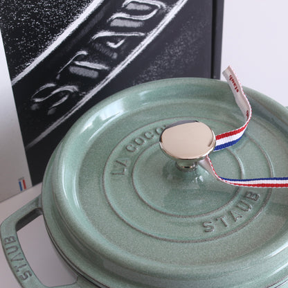 三つ星シェフのお墨付き。素材の旨みをグンと引き出す、定番無水鍋