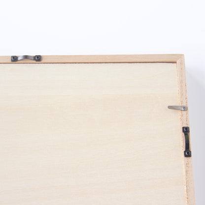 職人が作った、無垢の桐の本額縁