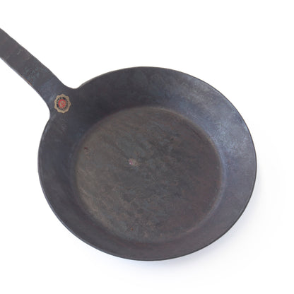 ドイツが誇る、無骨な鉄のフライパン