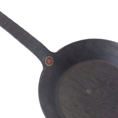 ドイツが誇る、無骨な鉄のフライパン