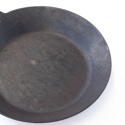 ドイツが誇る、無骨な鉄のフライパン