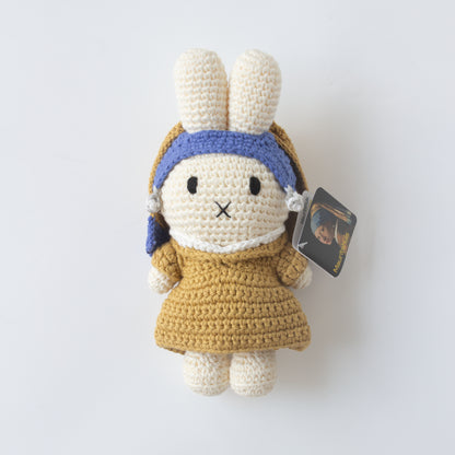 JUST DUTCH（ジャストダッチ）フェルメール作「真珠の耳飾りの少女（Girl with a Pearl Earring）」をモチーフにしたミッフィーのあみぐるみキーチェーン 03バージョン（実際に発送する商品）