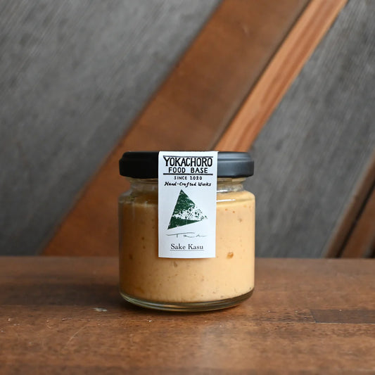 国産・無添加の塩酒粕。酒粕と天日塩で作ったYOKACHORO FOOD BASEの発酵調味料。