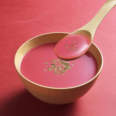 北海道産ビーツを使用したビーツポタージュ